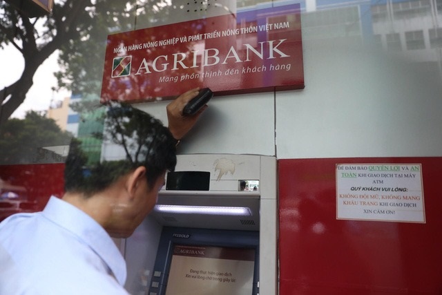 Số tiền nhiều nhất khách hàng có thể rút từ thẻ ATM của Agribank là 25 triệu đồng / ngày 